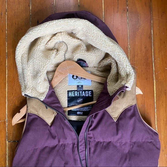 FALL DOWN HOODED VEST - Picture 5 of 6